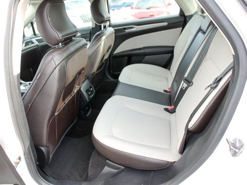 Certified 2019 Ford Fusion SE w/ Equipment Group 151A image 20