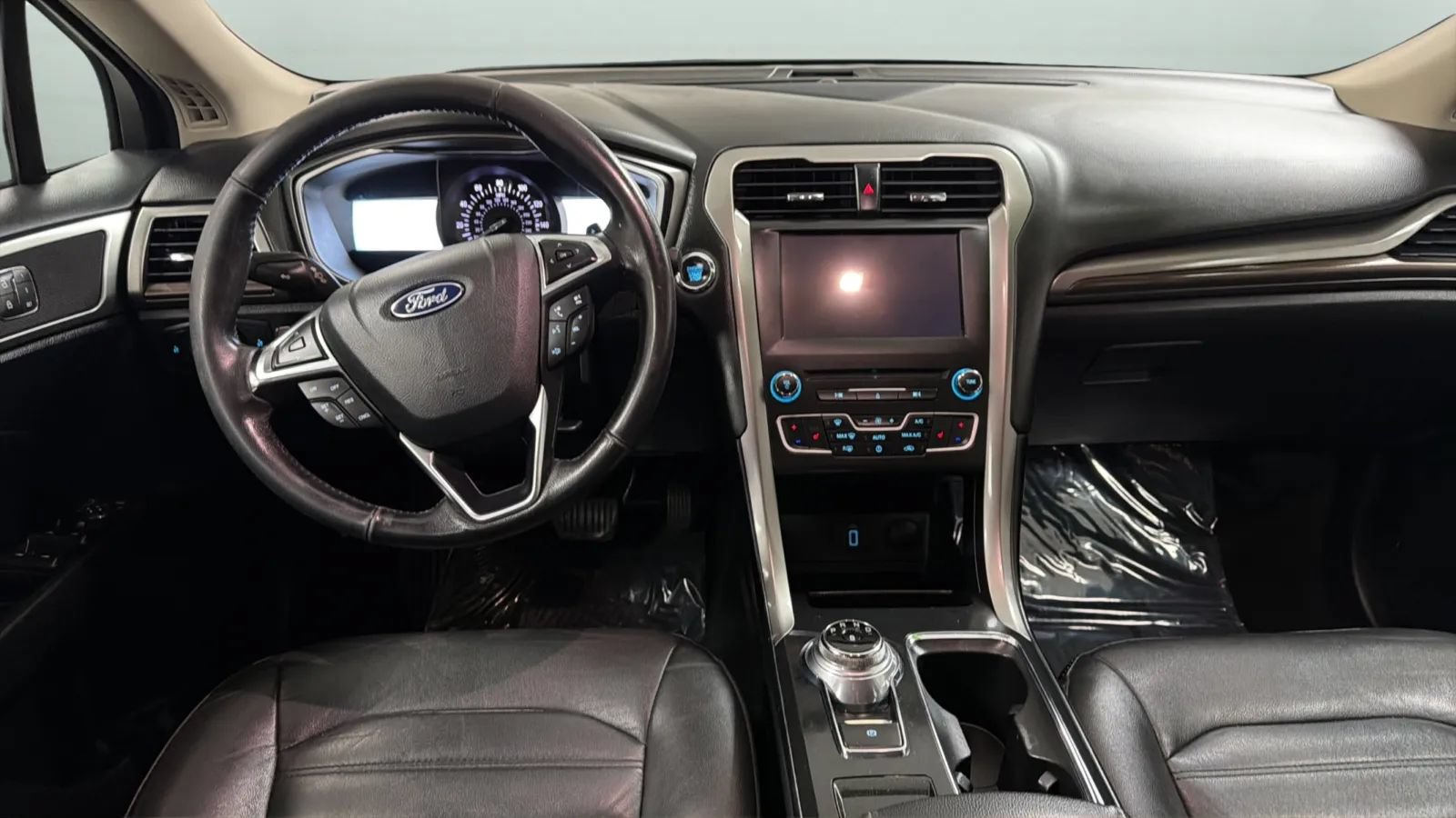 Used 2018 Ford Fusion SE w/ Fusion SE Technology Package FWD image 10