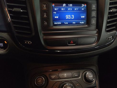 Used 2015 Chrysler 200 S w/ Comfort Group FWD image 25