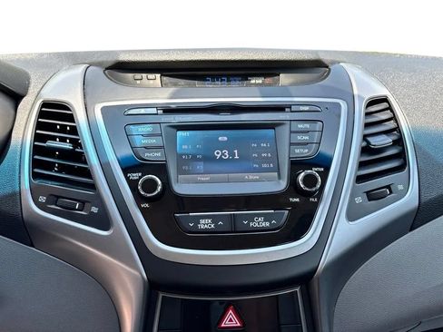Used 2016 Hyundai Elantra SE w/ Option Group 02 FWD image 14