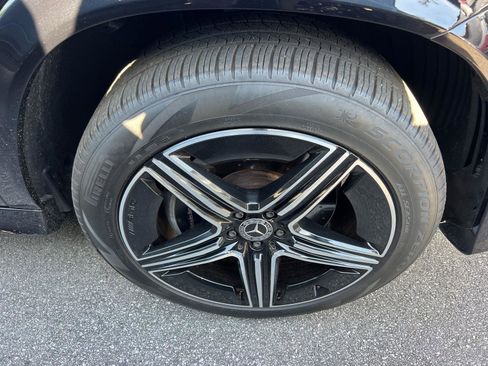 Used 2025 Mercedes-Benz GLE 350 4MATIC image 3