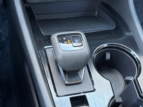 Used 2024 Nissan Rogue SV FWD image 27