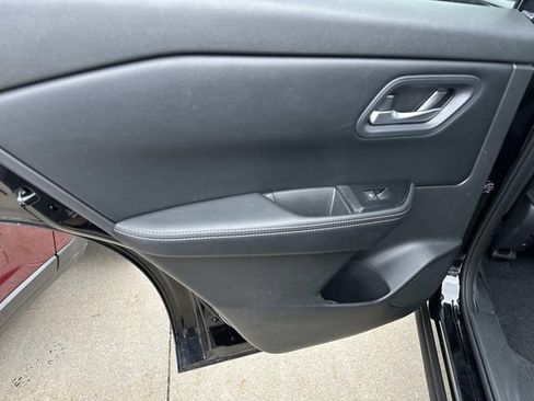 Used 2024 Nissan Rogue SV AWD/4WD image 9