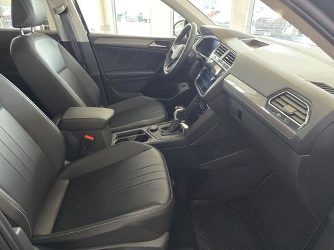 Used 2024 Volkswagen Tiguan SE w/ MDO Package, Two-Row AWD/4WD image 44