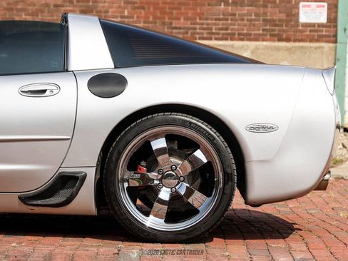 Used 2003 Chevrolet Corvette Coupe RWD image 3