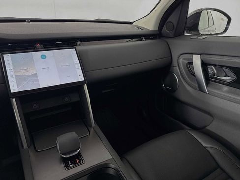 Used 2024 Land Rover Discovery Sport S image 24