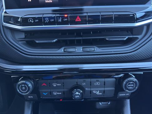 New 2026 Jeep Compass Latitude image 15