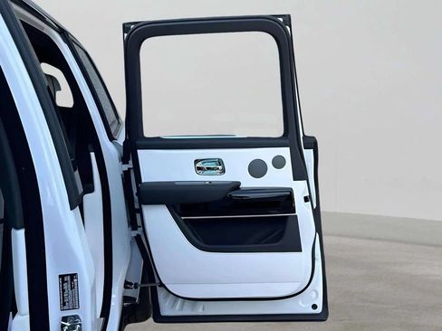 New 2026 Rolls-Royce Cullinan AWD/4WD image 6