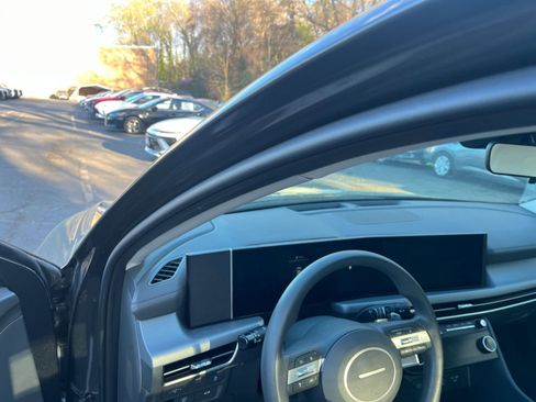 Used 2025 Hyundai Sonata SEL FWD image 34