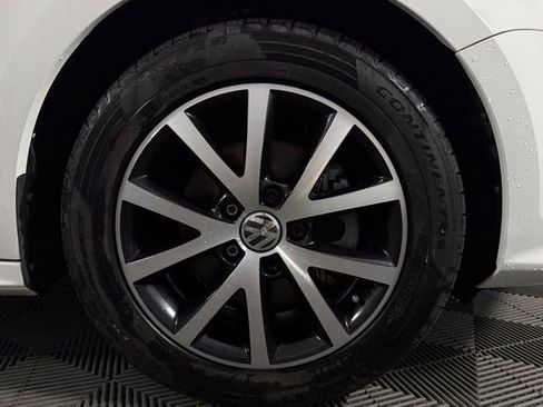 Used 2017 Volkswagen Jetta SE image 11