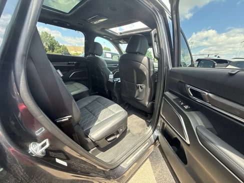 Used 2024 Kia Telluride SX Prestige X-Pro AWD/4WD image 17