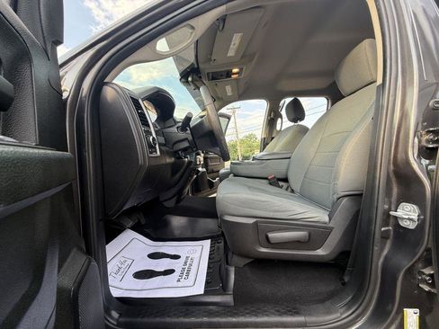 Used 2019 RAM 1500 Express w/ Express Value Package AWD/4WD image 16