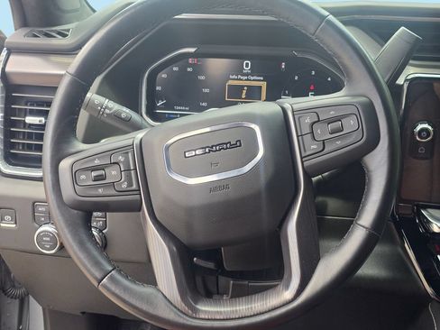 Used 2025 GMC Sierra 3500 Denali Ultimate AWD/4WD image 18