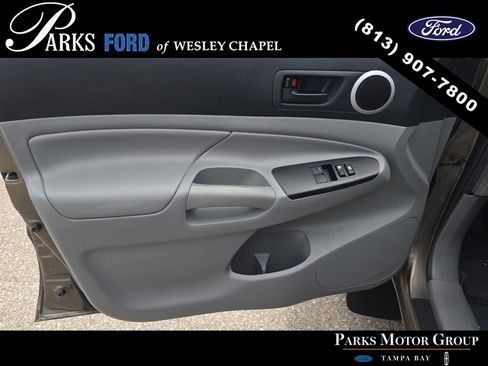 Used 2015 Toyota Tacoma 4x4 Access Cab V6 w/ TRD Sport Package image 12