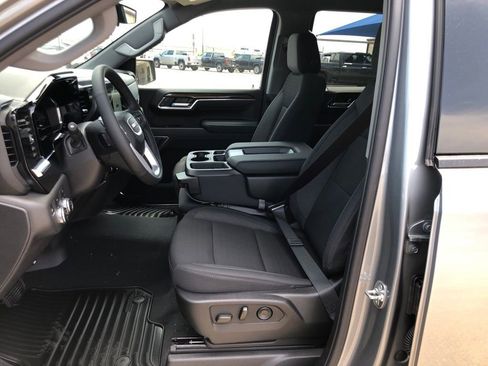New 2025 GMC Sierra 1500 Elevation image 12