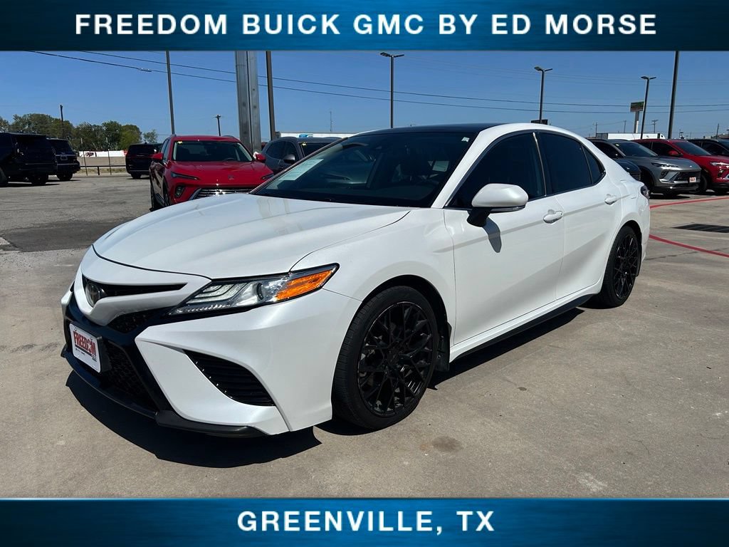 Used 2020 Toyota Camry XSE FWD image 1