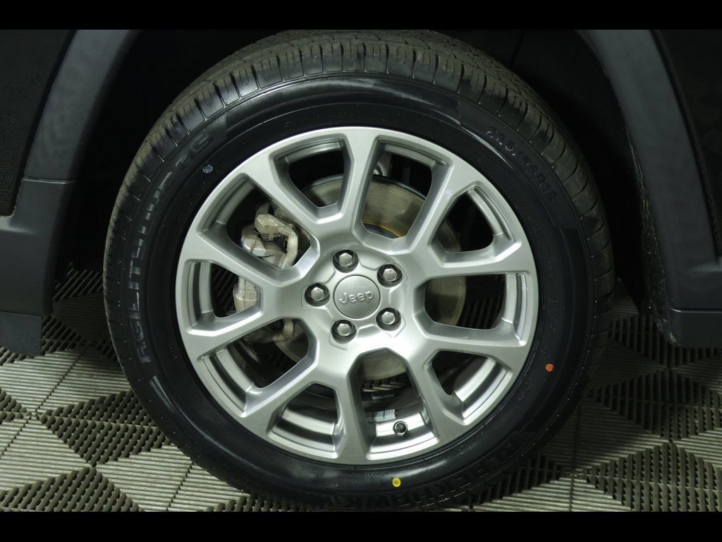 Used 2022 Jeep Compass Latitude AWD/4WD image 9