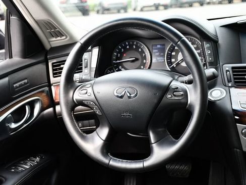 Used 2015 INFINITI Q70 3.7 w/ Deluxe Touring Package AWD/4WD image 20