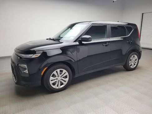Used 2022 Kia Soul LX FWD image 2
