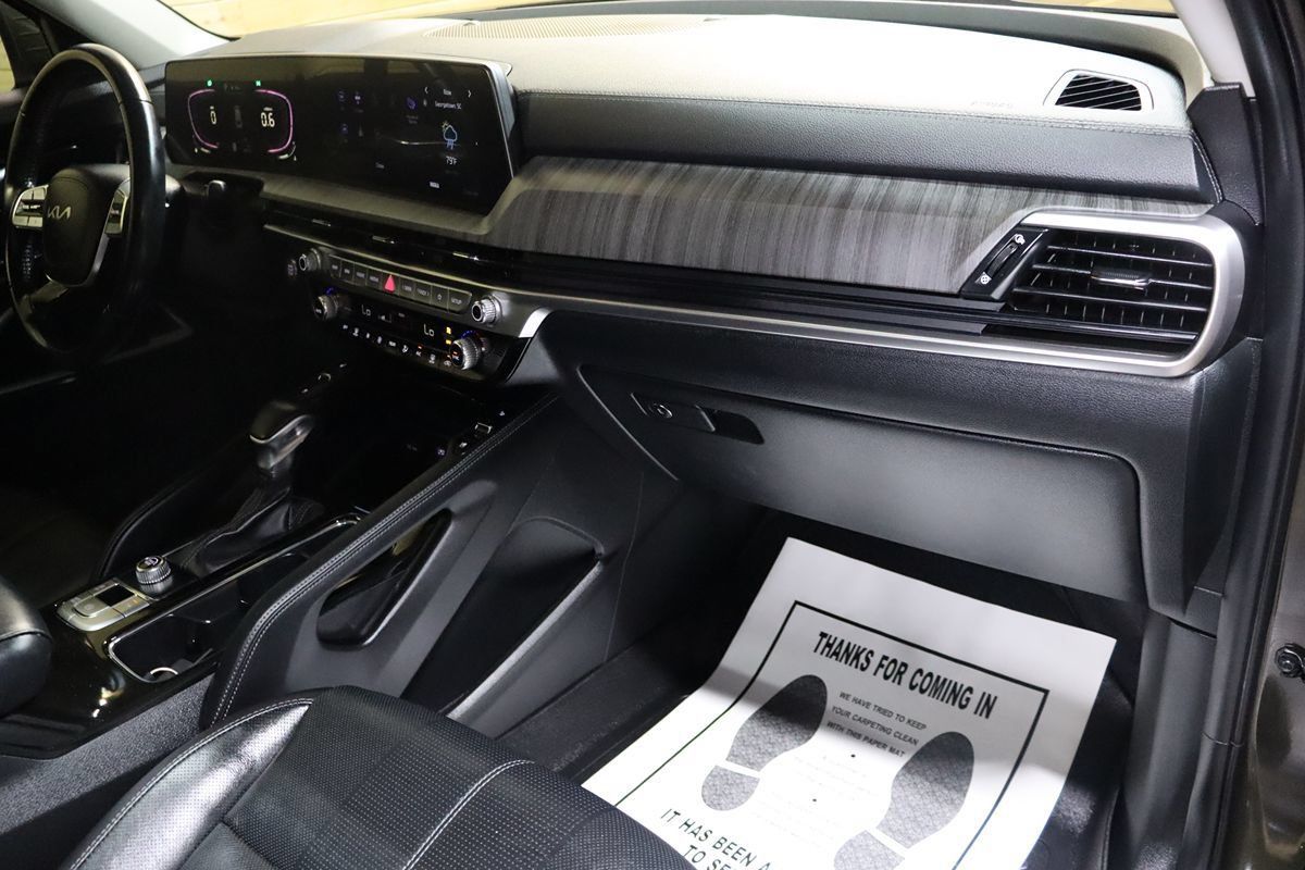 Used 2024 Kia Telluride EX w/ EX Captain's Chair Package FWD image 58