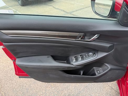 Used 2019 Honda Accord Sport image 11