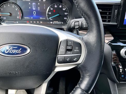 Used 2021 Ford Explorer Limited w/ Equipment Group 301A AWD/4WD image 25