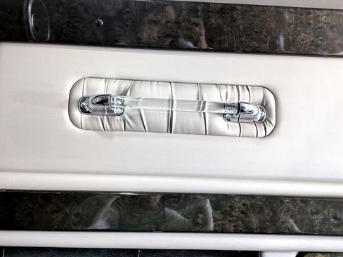 Used 2017 Mercedes-Benz Sprinter 2500 image 48