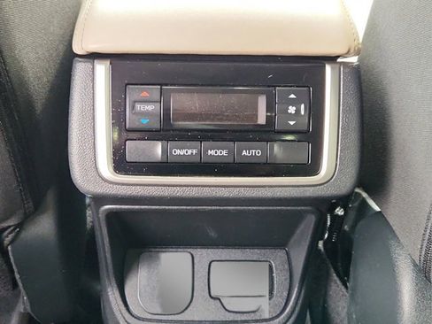 Used 2023 Subaru Ascent Premium w/ Convenience Package image 31