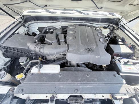 Used 2010 Toyota FJ Cruiser 4WD image 16