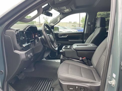 Used 2025 Chevrolet Silverado 1500 LT AWD/4WD image 15