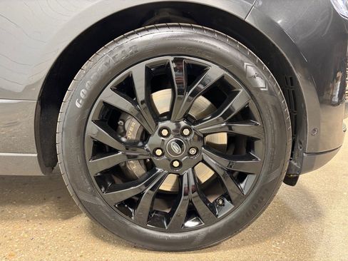 Used 2022 Land Rover Range Rover Westminster Edition image 11