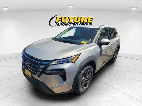 Certified 2025 Nissan Rogue SV FWD image 2