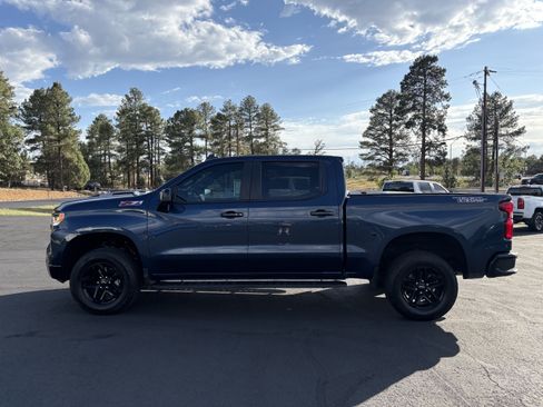 Used 2022 Chevrolet Silverado 1500 LT Trail Boss w/ Convenience Package II AWD/4WD image 9
