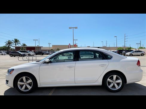 Used 2013 Volkswagen Passat 2.5 SE FWD image 8