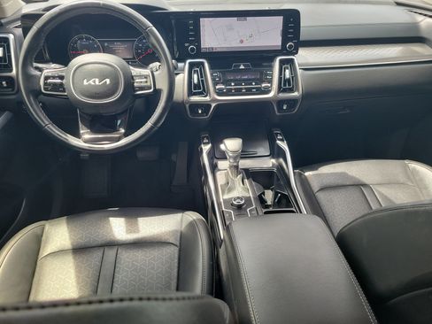 Used 2023 Kia Sorento S w/ Panoramic Sunroof Package FWD image 15