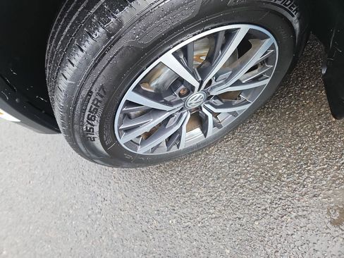 Used 2018 Volkswagen Tiguan SE w/ 3rd Row Seat Package image 10