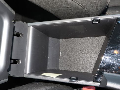 Used 2025 Hyundai Elantra SEL image 24