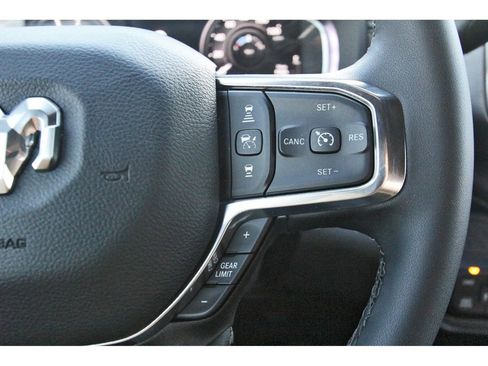 Used 2026 RAM 2500 Laramie AWD/4WD image 16