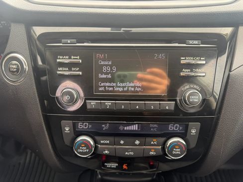 Used 2015 Nissan Rogue SV AWD/4WD image 18