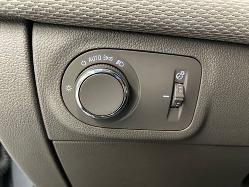 Used 2018 Chevrolet Cruze LT FWD image 24