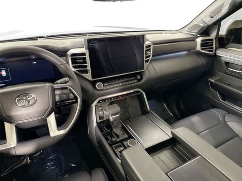 Certified 2025 Toyota Sequoia Platinum AWD/4WD image 35
