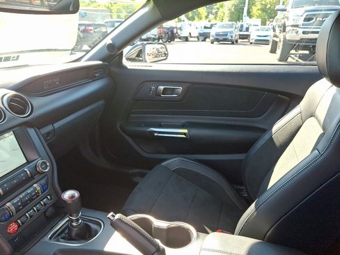 Used 2016 Ford Mustang Shelby GT350 w/ Technology Package image 16