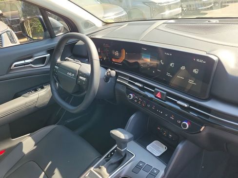 New 2026 Kia Sportage EX FWD image 8