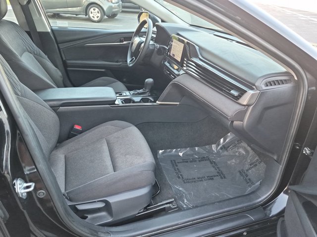 Used 2025 Toyota Camry LE FWD image 5