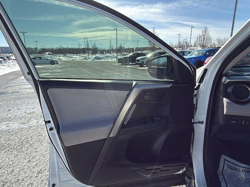 Used 2015 Toyota RAV4 LE image 24