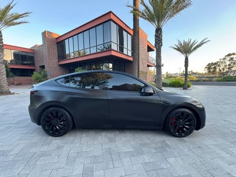 Used 2022 Tesla Model Y Performance AWD/4WD image 7