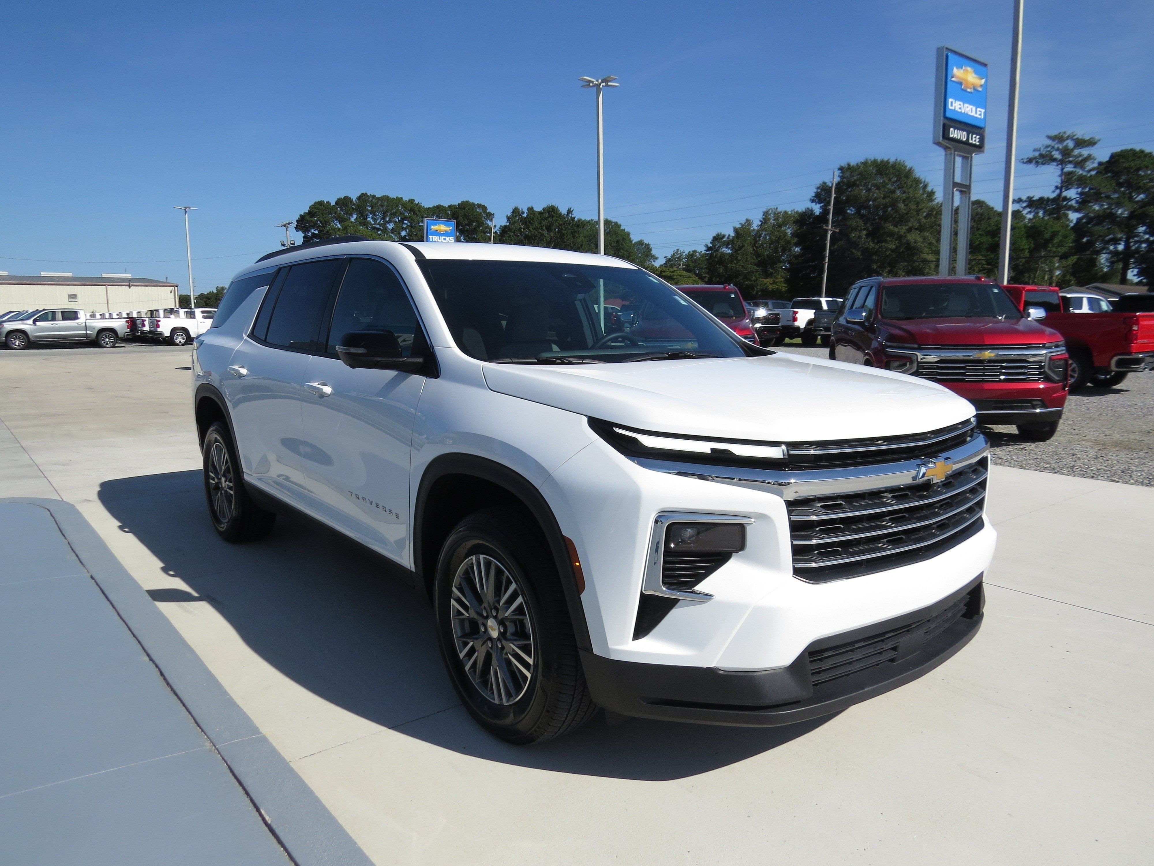 Used 2026 Chevrolet Traverse LT w/ Driver Confidence Package FWD image 18