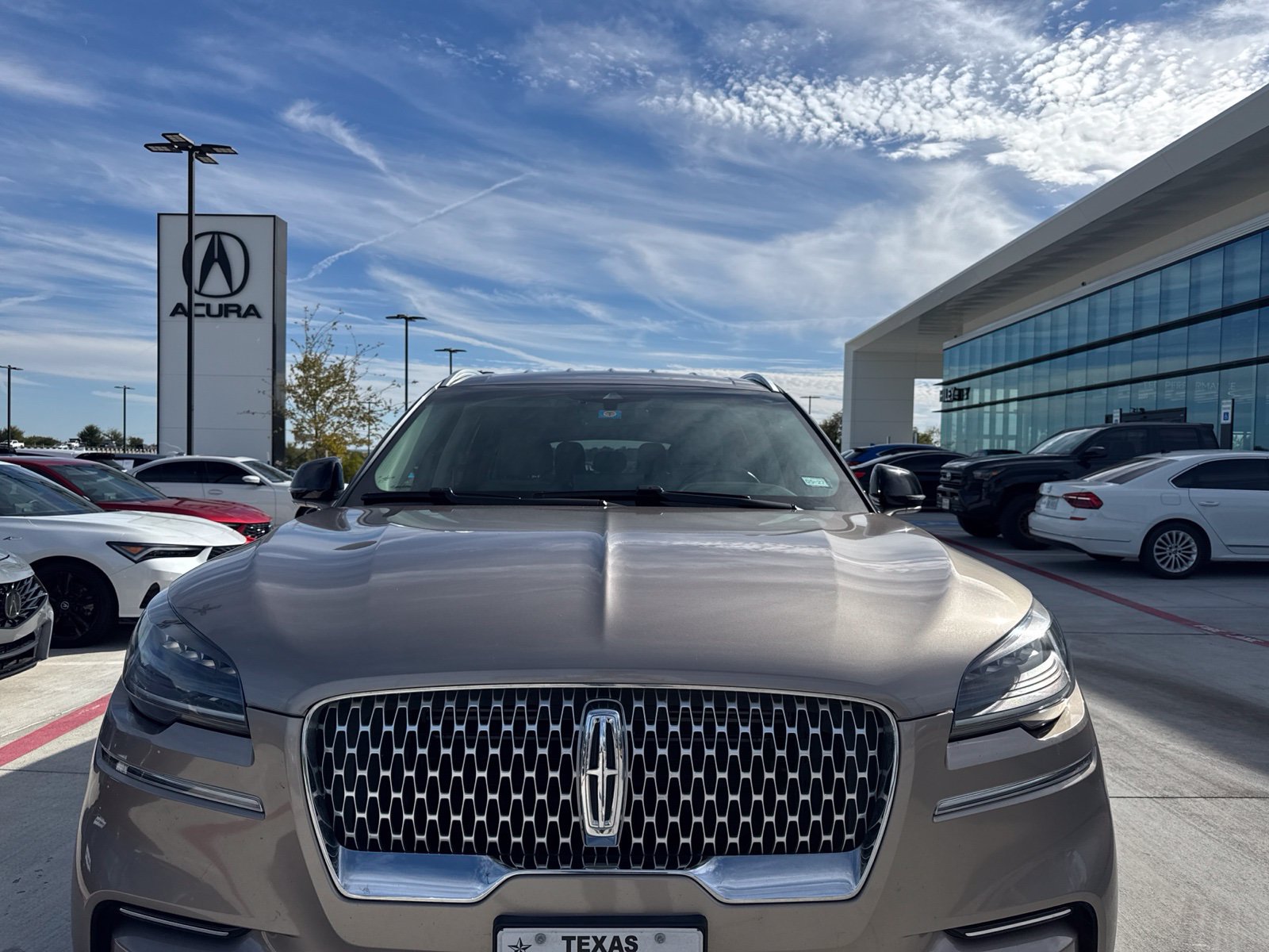 Used 2021 Lincoln Aviator 2WD w/ Elements Package image 3