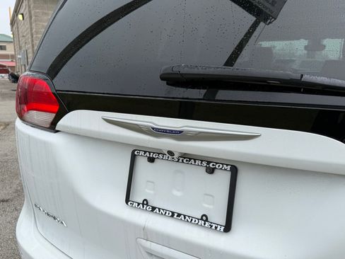 Used 2020 Chrysler Pacifica Limited image 15