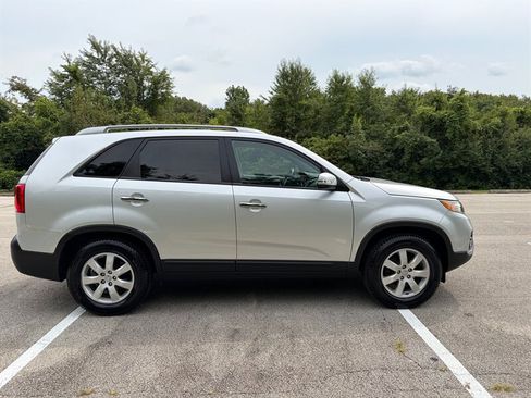 Used 2012 Kia Sorento LX w/ Convenience Pkg FWD image 6